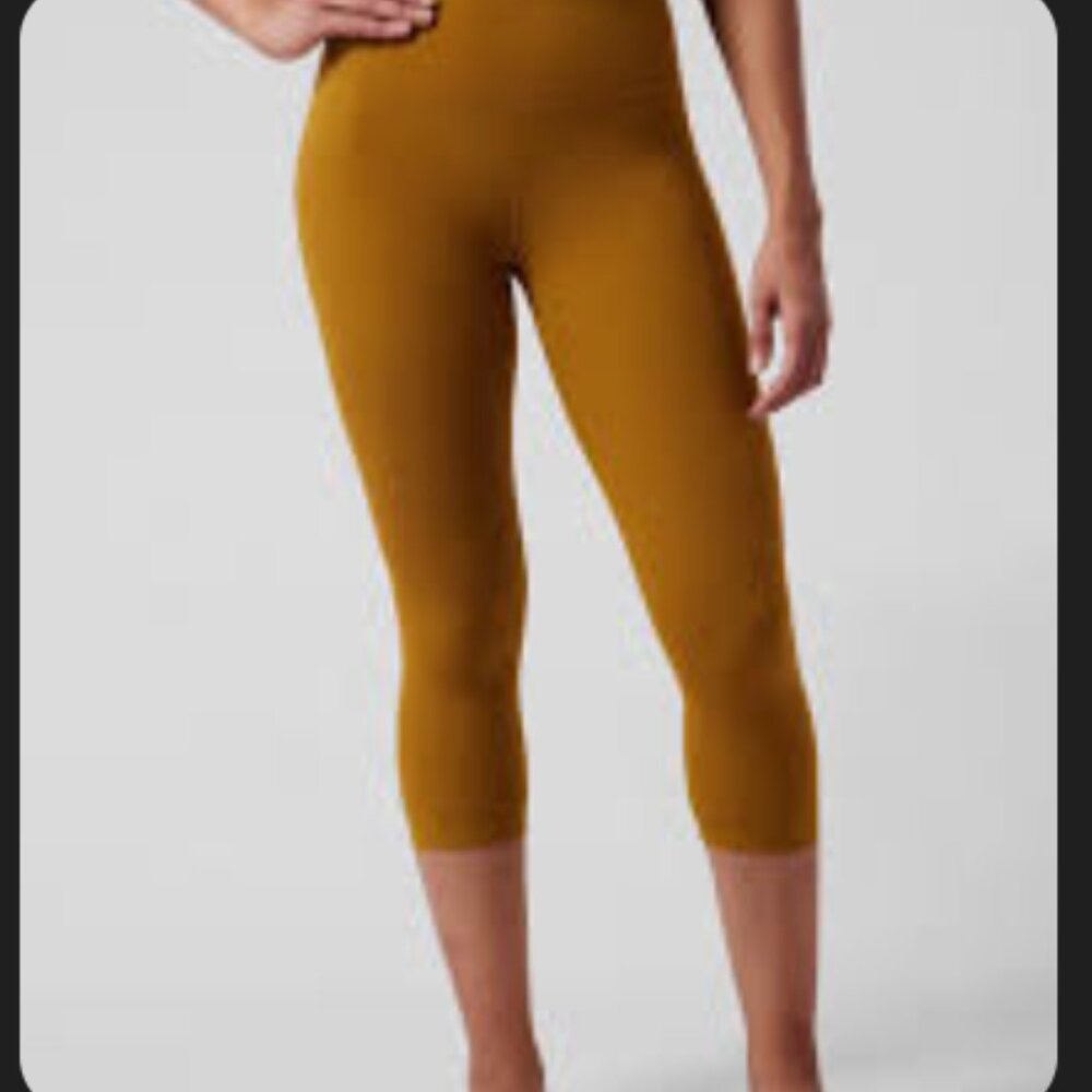 Athleta Transcend Gold High Rise Capri Leggings Size L
